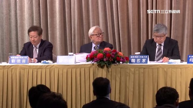 張忠謀退休交棒？台積電霸氣8字駁回