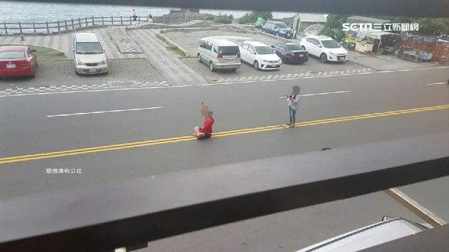 這樣曬愛比較猛？情侶霸雙黃線取景