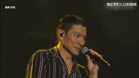 劉德華2011上海演唱《17歲》
（圖／翻攝秒拍）