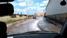 百事可樂工廠倒塌，果汁噴流到街道／Даша Часовникова　YouTube