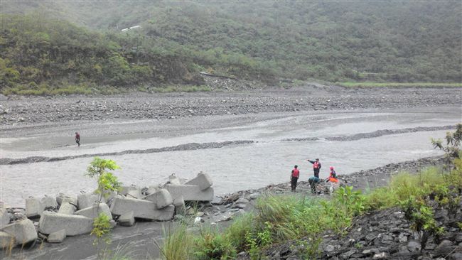 疑水勢高漲　屏東哈尤溪傳1人遭沖走