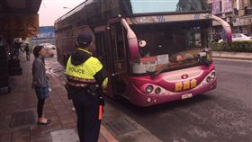 朱姓遊覽車司機向警方供稱睡覺前喝一杯高粱，沒想到酒測仍超標。