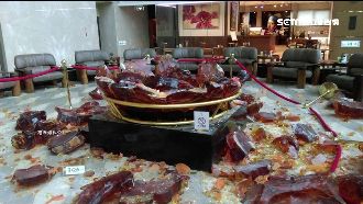 日月行館「九龍琉璃」疑熱脹冷縮自爆