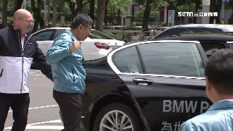 被百萬接駁車電到　柯P自嘲沒這個命