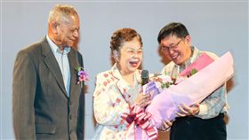 柯文哲,柯媽,何瑞英,母親節,心疼,受傷
圖／中央社