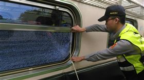 火車,列車,玻璃,車窗,破裂,石頭
圖／中央社