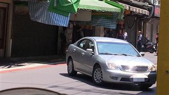 中和驚傳槍響！　歹徒與警對峙中