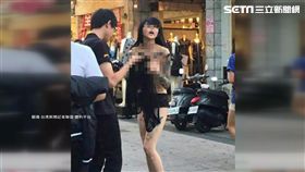 半裸辣妹現身新崛江 攤販:害我香腸烤焦了