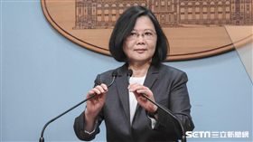 (這張別再用了)總統蔡英文針對年金改革發表談話 圖／記者林敬旻攝