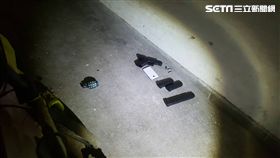 警方在現場發現手榴彈。（圖／翻攝畫面）