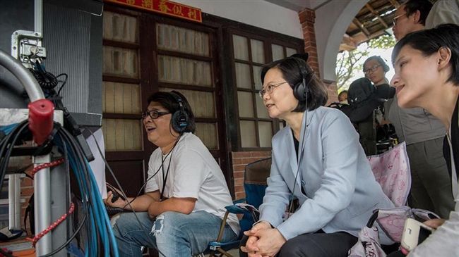 推薦完通靈少女　蔡英文再推薦植劇場