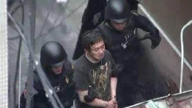 劉邦誠上銬後　樓梯間急留「第一泡」