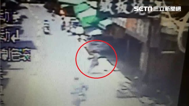槍戰畫面曝光！劉邦誠回馬槍險傷警