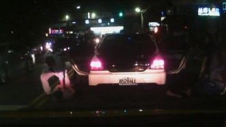 金錢糾紛　情侶遭7屁孩當街痛毆