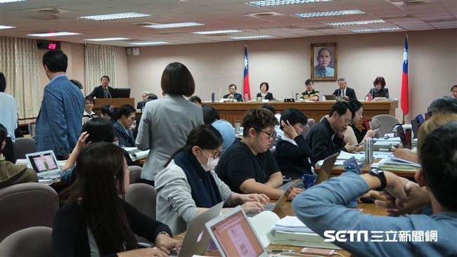 年改成功　卻衝擊立法、行政運作模式