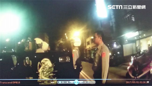 深夜踩悍馬車油門　紋身理事長遭送辦