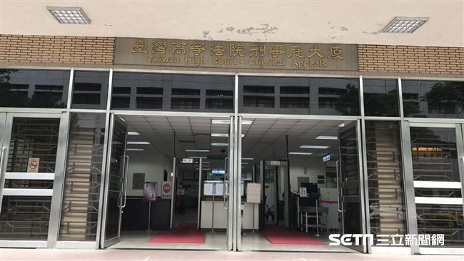 疑妻外遇　狠夫砍妻砍到臟器外露