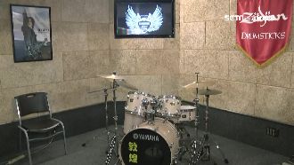 有隔音差一半　專業練團室「防音震」