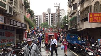 大學旁套房傳火警　13名住戶遭嗆傷