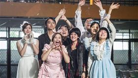 《通靈少女》最後一集讓粉絲與劇組演員淚崩。（圖／翻攝自公視粉絲團）