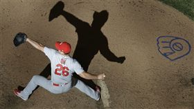 ▲聖路易紅雀終結者吳昇桓主場登板。（圖／美聯社／達志影像）