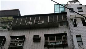 陳男無償借住友人公寓遭討回，憤而找張男協助談判，雙方一言不合大打出手，屋主以一打二大獲全勝，張男遂連開兩槍洩憤（楊忠翰攝）