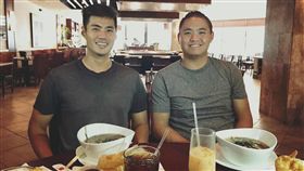 陳偉殷與胡智為。（圖／翻攝自陳偉殷臉書）