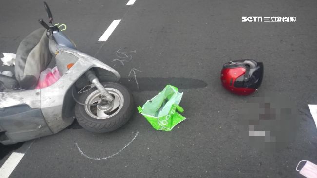 2機車擦撞倒地　行經駕駛險輾過騎士