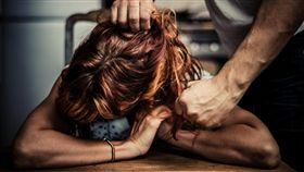 家暴,暴力,抓頭髮,動粗,毆打（示意圖／shutterstock／達志影像）