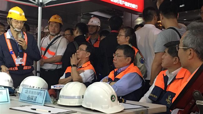 柯視察地層下陷　台電：週遭安全無慮