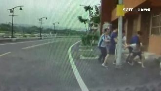 休假所長外出運動　廟前捕獲通緝犯