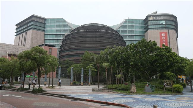 開幕16年仍虧損　傳微風接管京華城