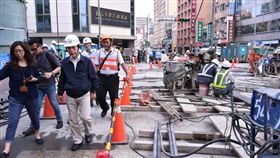 北市副市長林欽榮3日下午現場視察八德路搶修進度　北市府提供