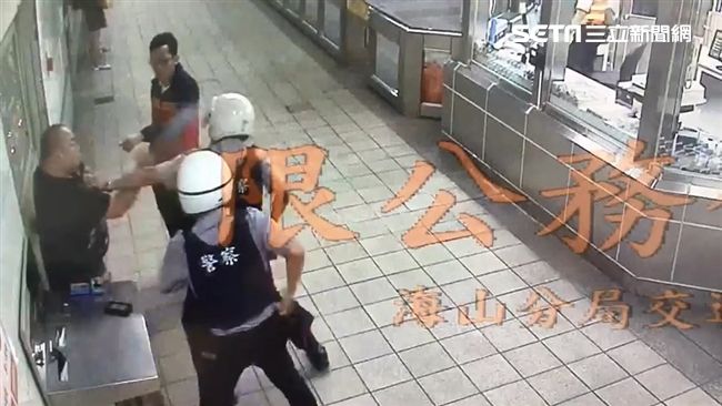 通緝犯辣椒水襲警　跑10公尺就被逮