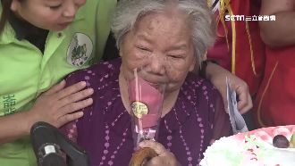 78歲嬷顧癱女50年　圓夢過母親節