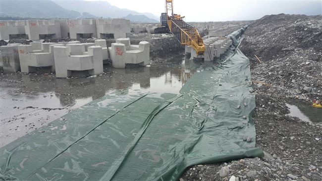 工地吊車鋼纜疑斷裂　工人1死1傷