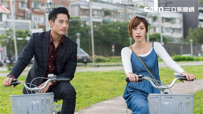 陳敬宣騎車慘跌　周孝安轉身環抱護住