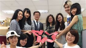 故宮院長林正儀加薪小編(圖/翻攝自故宮精品臉書)