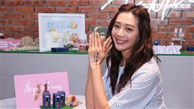 王心恬帶愛犬回娘家捐紅包　自曝另一半條件