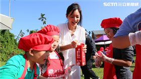 影／邀為弱勢學童獻愛　準媽咪Janet母愛藏不住