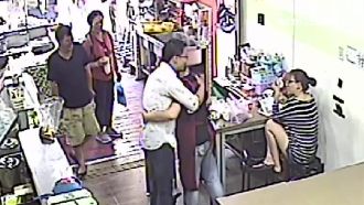 暖心老闆娘請麵吃　旅客感動重返報恩