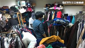 舊衣每2件得丟1件…偏鄉童卻等嘸衣