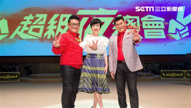 《超級夜總會》攻蛋　歌舞秀開場嗨翻