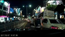 K抓竊車開槍2400