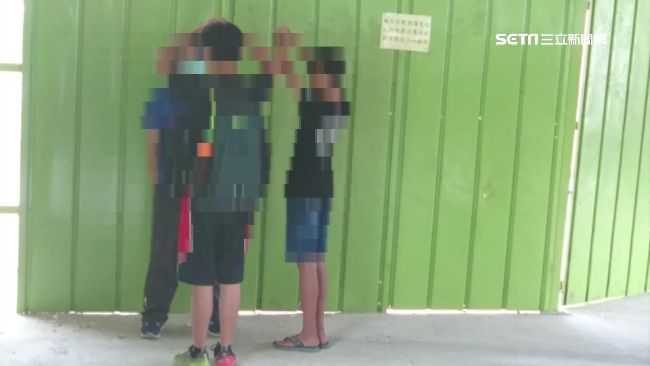 車站前當眾舉手罰站　教師處罰惹議