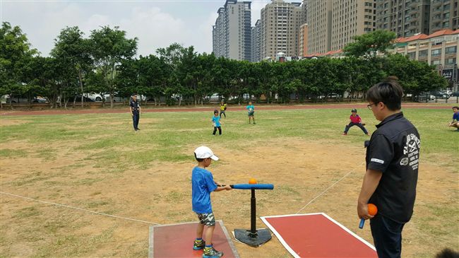 紮根國球趣　大聯「萌」未來之星