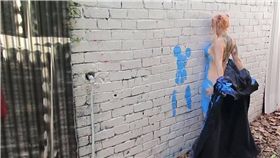 澳洲,塗鴉,裸體,Mik Shida　圖／翻攝自YouTube