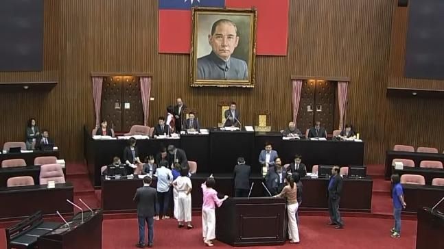 年改所得替代率　民進黨團擬採假投票