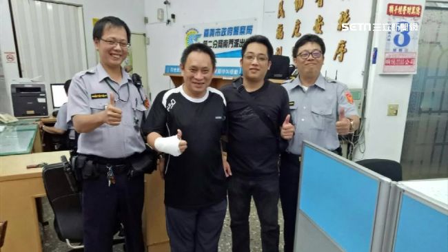 名字好眼熟…警替恩師找回8萬元現金