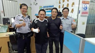 名字好眼熟…警替恩師找回8萬元現金